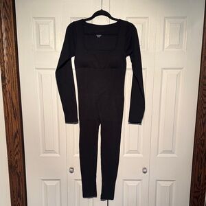 Popilush Black Square-Neck Long-Sleeve Jumpsuit